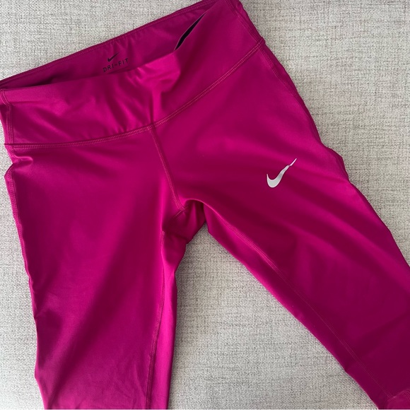 Nike Cropped Leggings - Picture 2 of 8